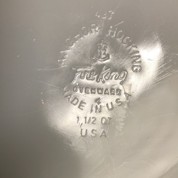 1 1/2 quart Anchor Hocking Green Meadow Oven Proof Milk Glass Round Casserole - Picture 4 of 5